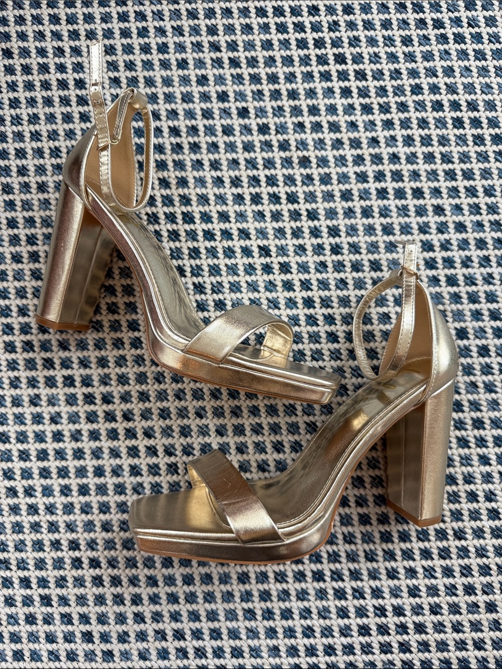 Classic NEVER WORN METALLIC Gold Lulu’s Ankle-Strap Block HeelS  Size 10